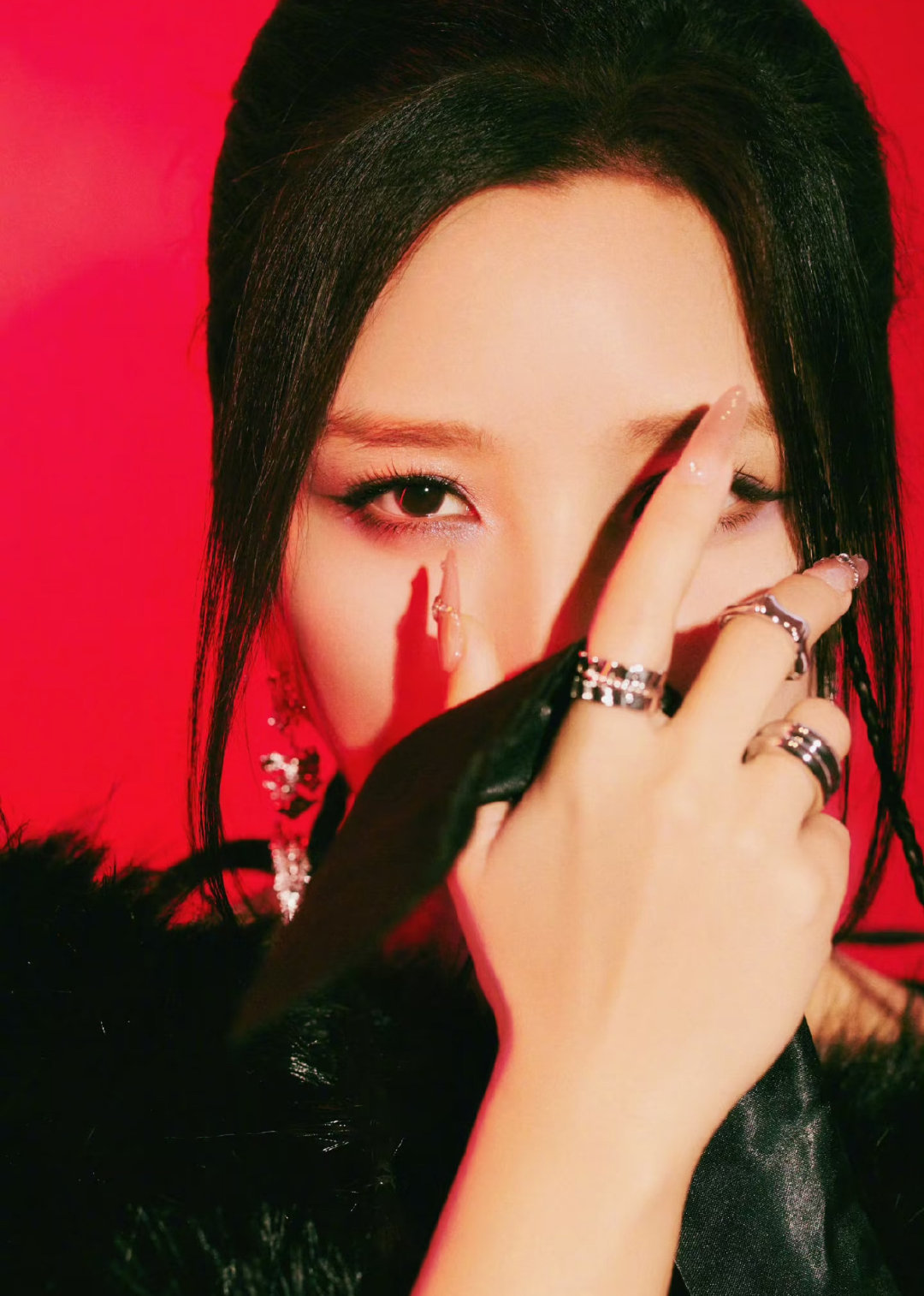 何洁黑暗料理届的神  何洁万物皆可蘸辣椒  简直是料理界的“辣”么一位奇才！从水