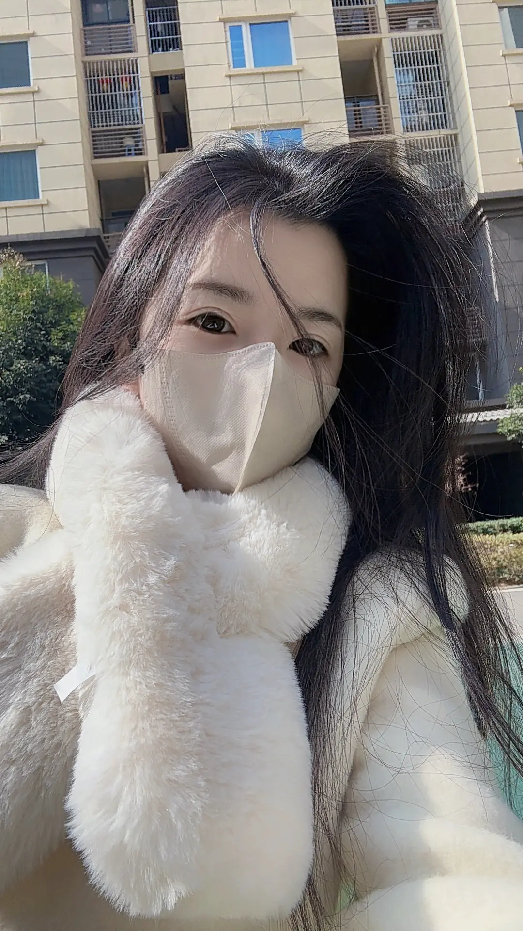 人生难得胡涂，我们却在追求真理丢了很多东西过，算了吧！不快乐会死的……