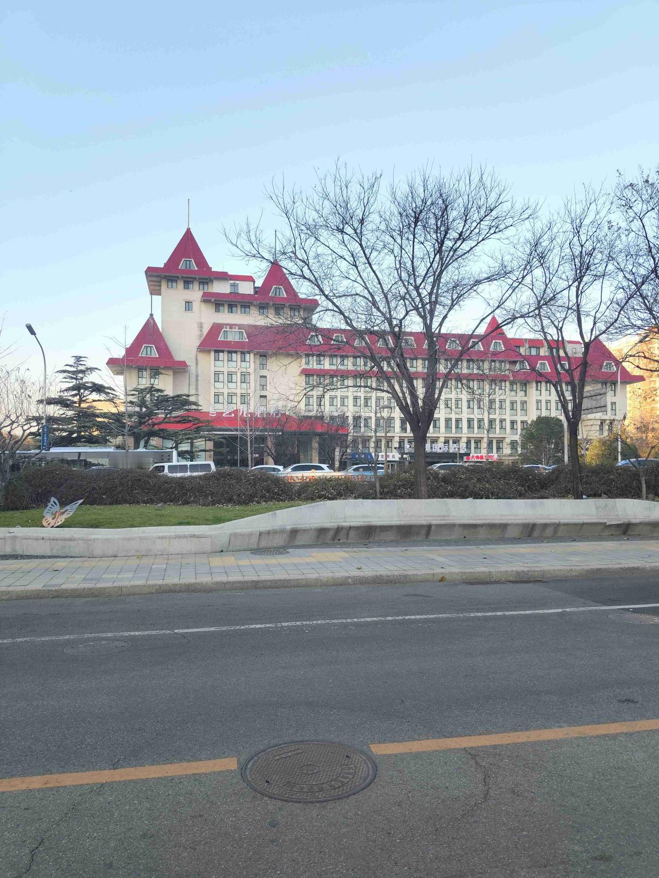 我的今日状态：😁轻松愉快
我这里的天气：☀️晴天