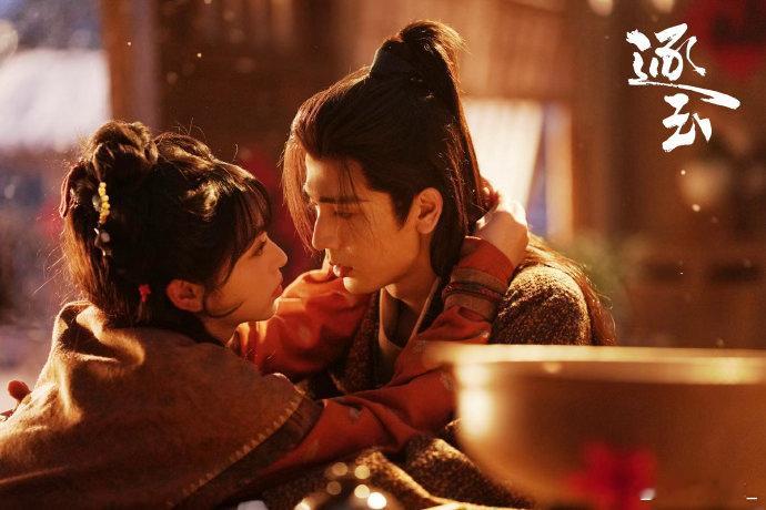 张凌赫田曦薇上药花絮张凌赫和田曦薇这段上药花絮也太甜啦！互动自然又好嗑，征香玉瑾