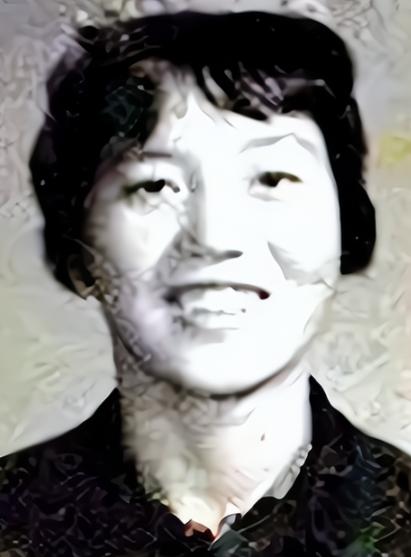 1968年，贫农卢照东在忆苦思甜大会上，发出了一声痛斥：“俺家三辈讨饭，三辈没媳
