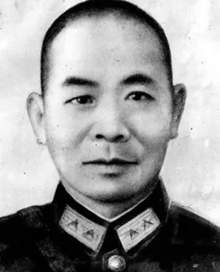 毛主席给吴石将军题诗，这是很少见的，这是对隐蔽战线工作的认可。
惊涛拍孤岛，碧波