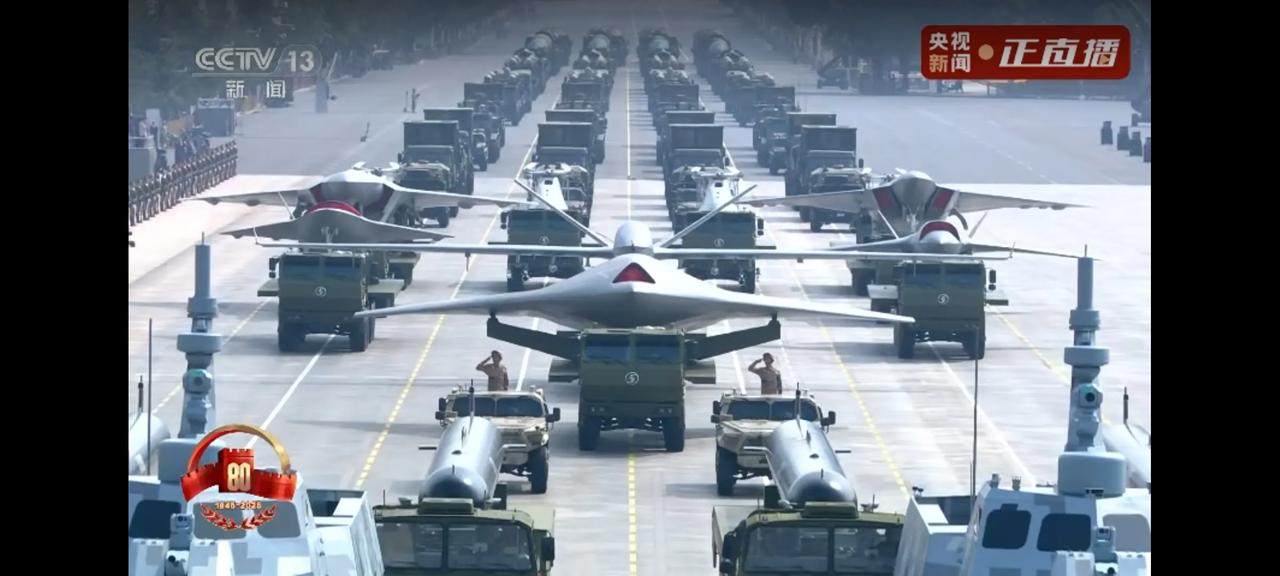 首次亮相！！
9。3阅兵式首次出现的无人打击编队
涵盖海陆空多方位打击编队  