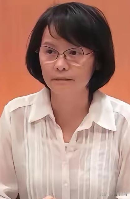 台湾女老师一句话，让14亿人破防！她表示，大陆要统一，不是要征服，只是想把被抢走