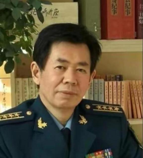 最大的台独分子，再也藏不住尾巴，终于露出来了肮脏的脑袋！原来，最大的台独分子不都