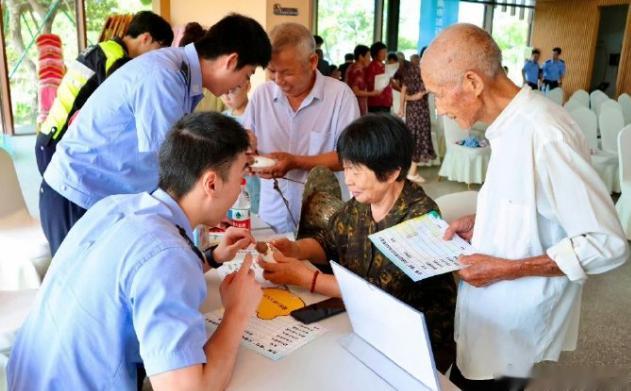 台州路桥爷爷奶奶的出行必修课让老年群体愿意看、听得懂、记得住，真正把交通安全知识