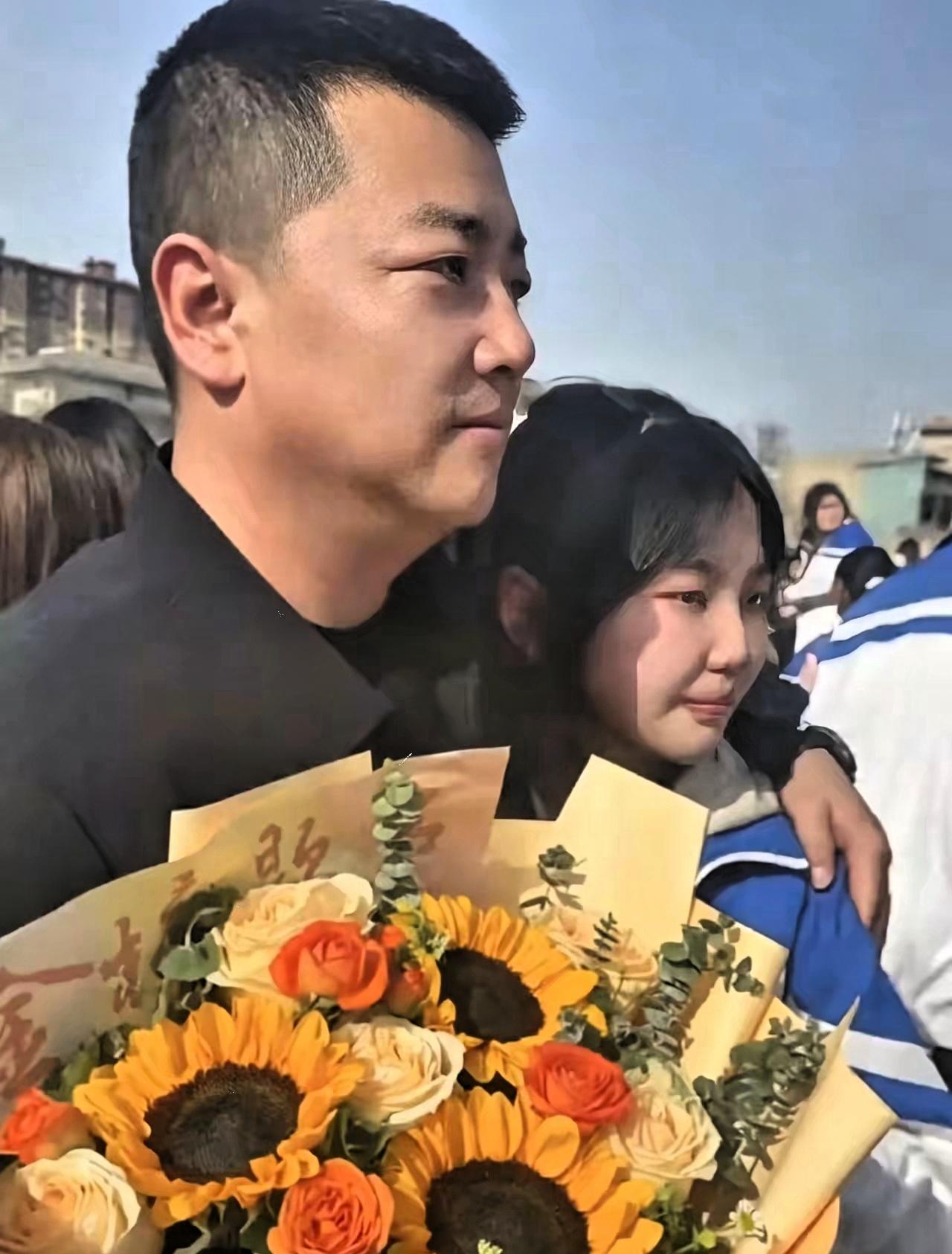 河南，一个女孩三岁那年，妈妈走了，爸爸又组建了新家庭，把她一个人撂在那里，没人管