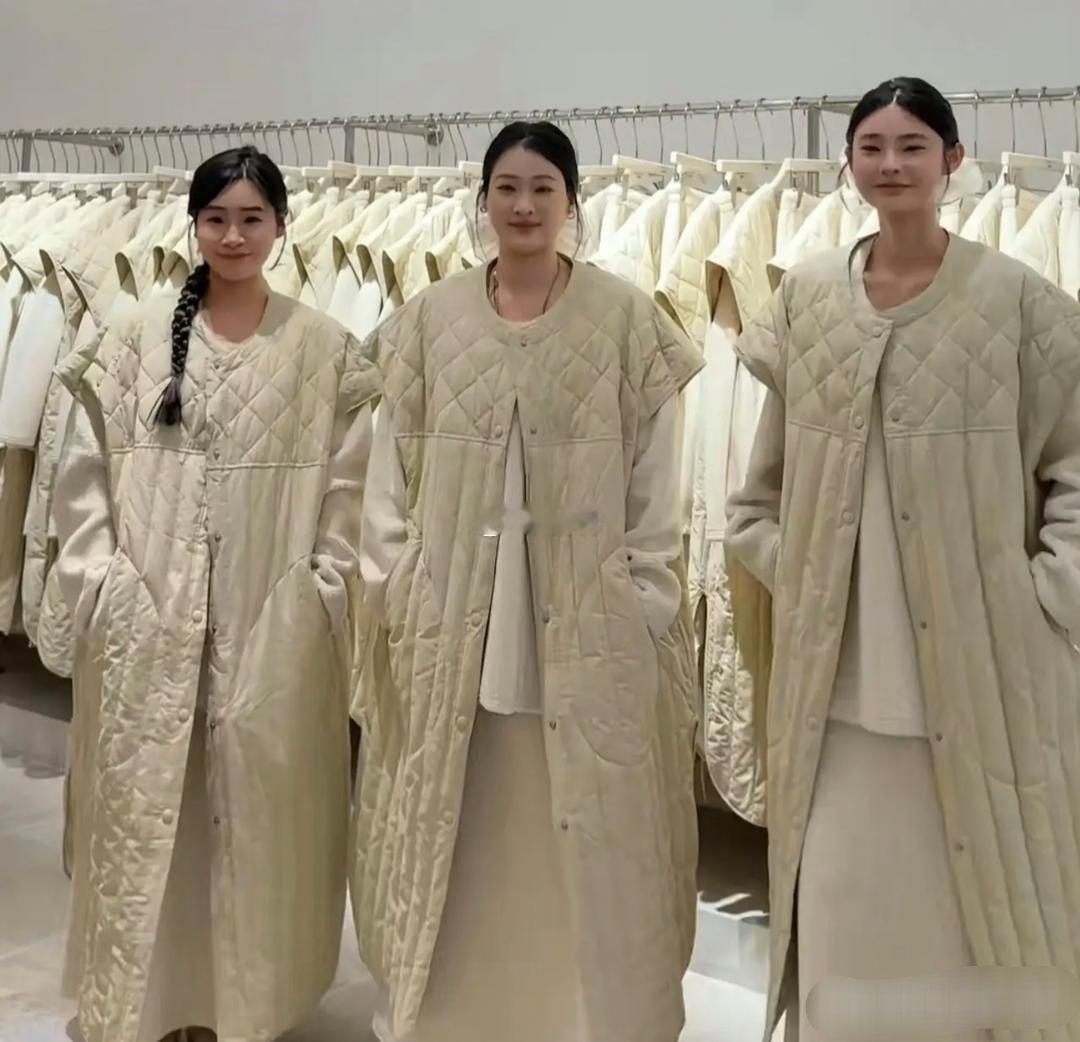 一个敢设计，一个敢卖，一个敢买，一个敢穿，不得不说太牛了 