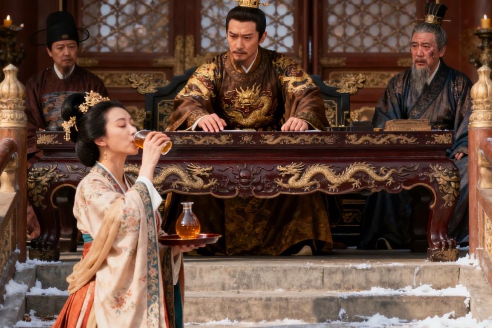 房玄龄夫人的“吃醋”典故源自《朝野佥载》记载的一个测试：唐太宗为试探房玄龄，故意
