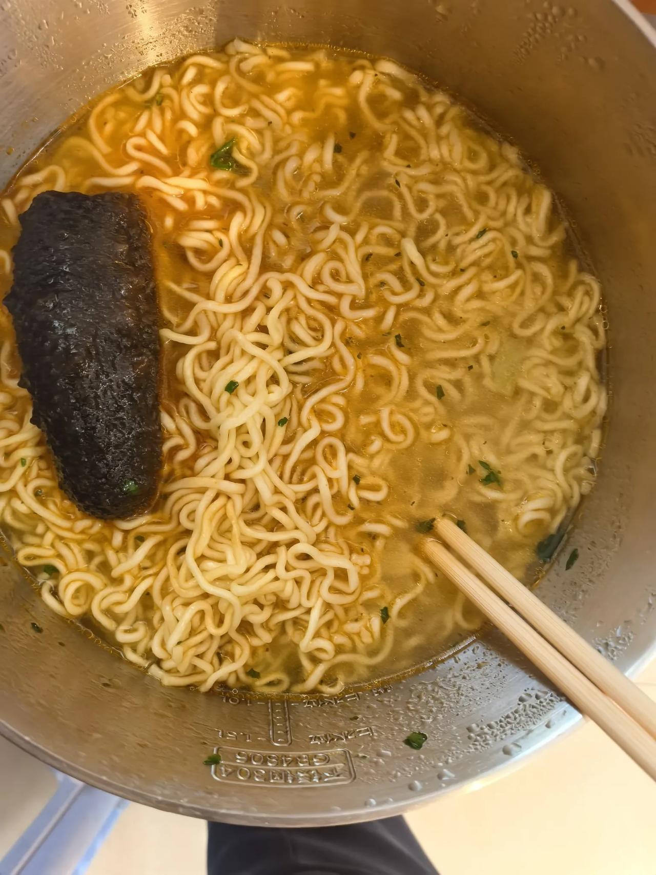 个人大连行饮食！
基本就是海鲜，海肠（海皮子，营口食用了）其他基本是在快餐店！