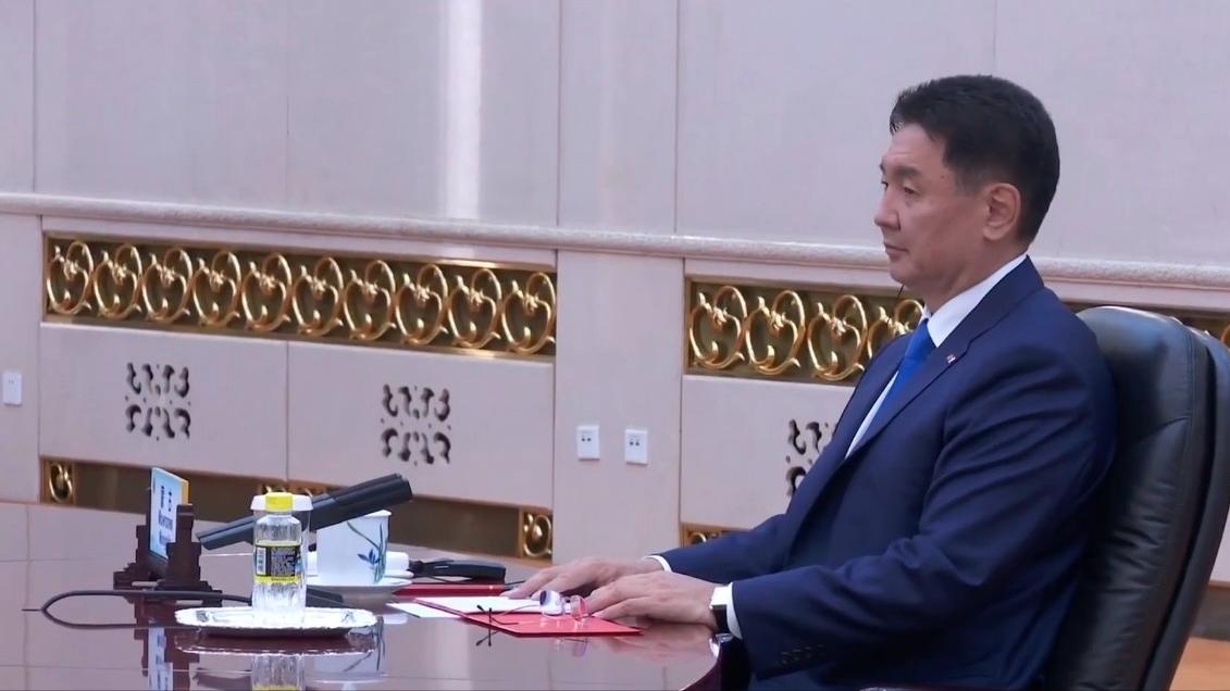 中国和蒙古国谈妥了！
9月2日，蒙古国总统结束北京之行，一份份涵盖能源、基建、安