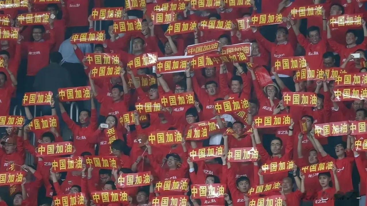 对阵韩国稳固防守苟着踢，建议国足首发:
 守门员:王大雷如果伤情不影响，继续首发