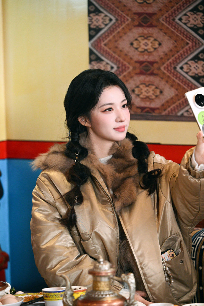 王楚然山野呼吸瞬间王楚然奔跑吧雪山照 王楚然奔跑吧雪山照，王楚然山野呼吸瞬间，今