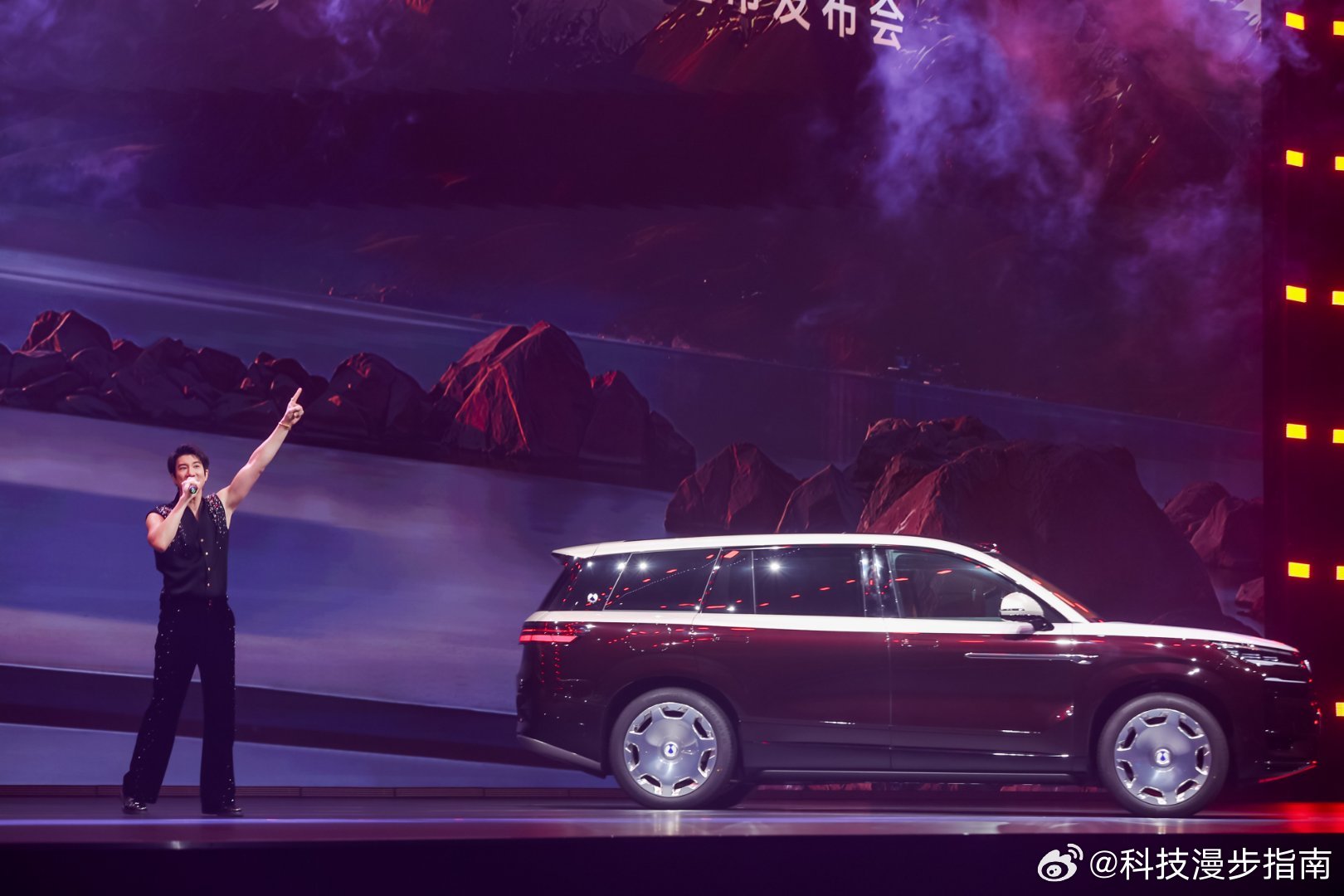 质感出行加持热爱，让追星更有仪式感腾势N9闪充版腾势车主为王力宏应援