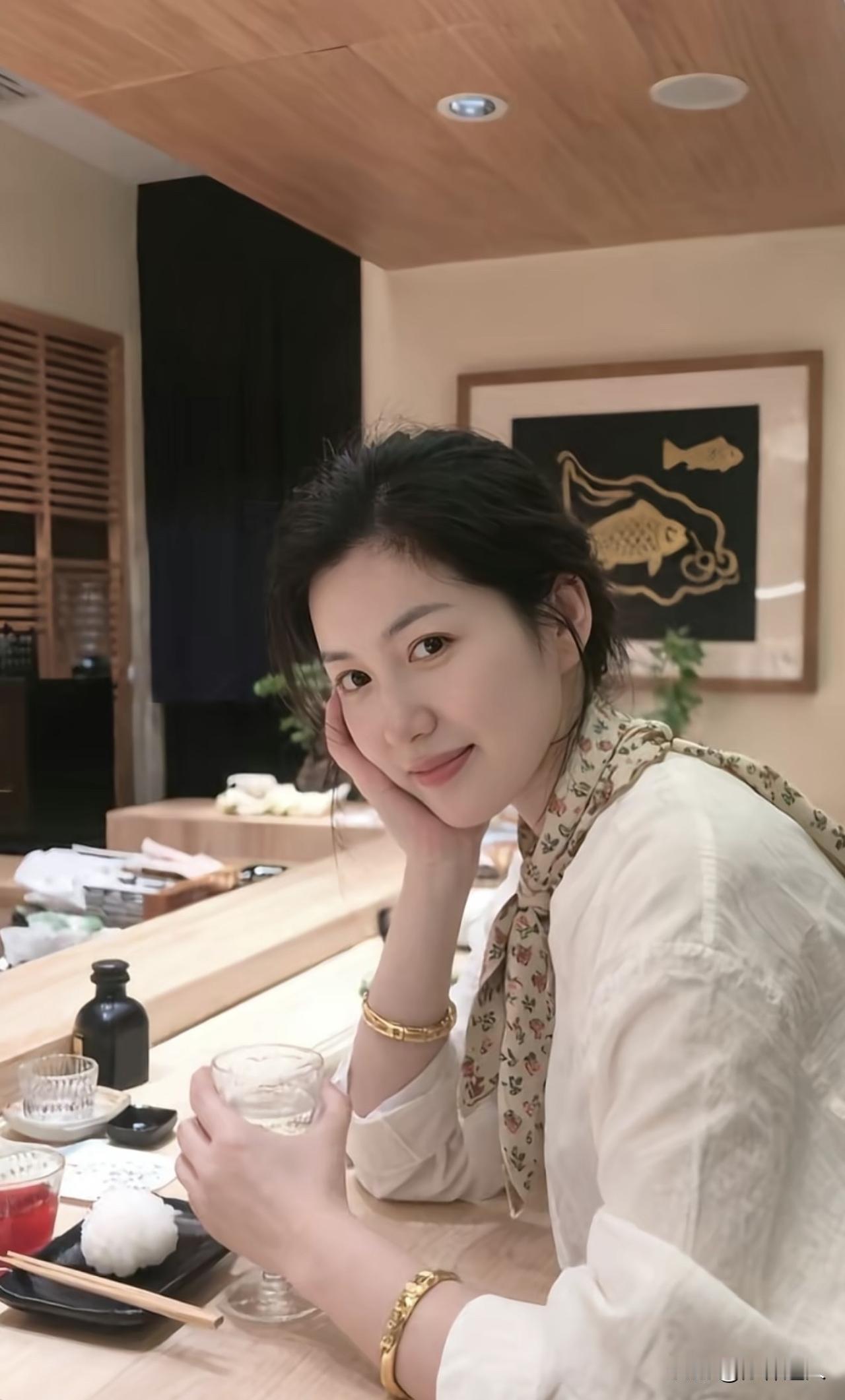 新思维：表演的社会，美颜的世界

你感觉没感觉到：这是一个全员表演、万物美颜的时