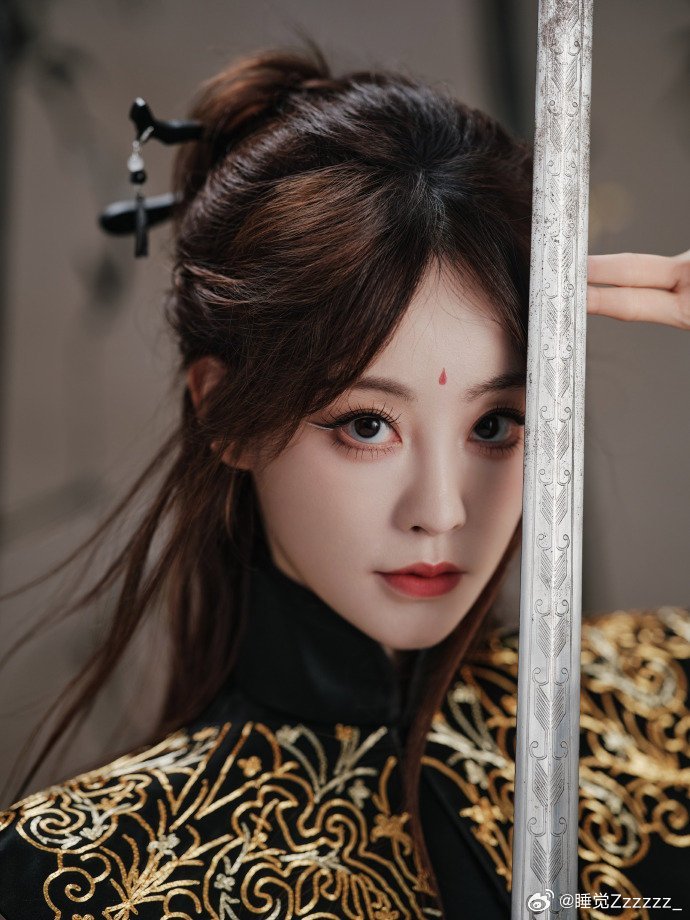 祝绪丹上大号了祝绪丹时隔7年重回峨眉派时隔多年重回峨眉，祝绪丹伞剑加身英气逼人，