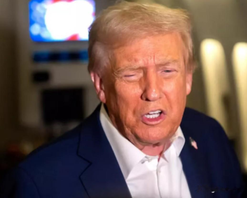 短短一天，美国对伊朗做出了两个动作。2026年1月13日，美国总统特朗普突然在社