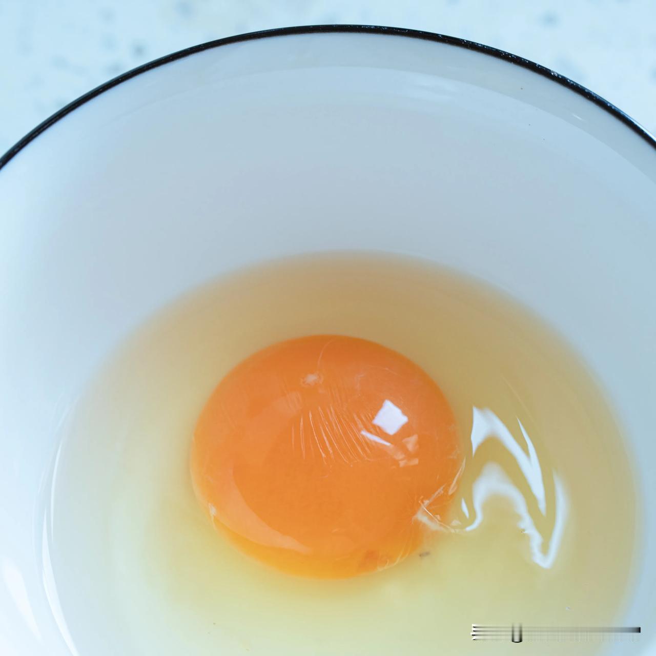 家里随拍熟悉一下刚撸来的70200gm II，下周出去拍红杉林，这头实在太锐了！