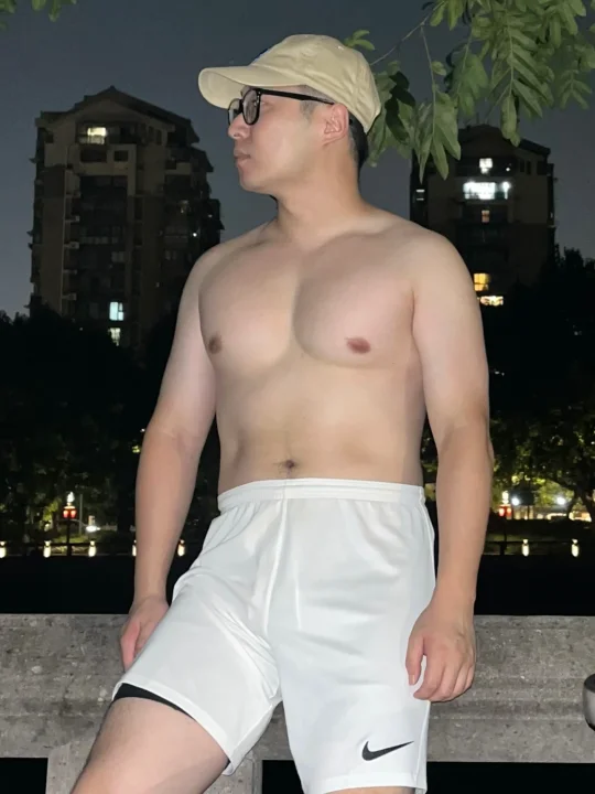 说 晚上去哪了！