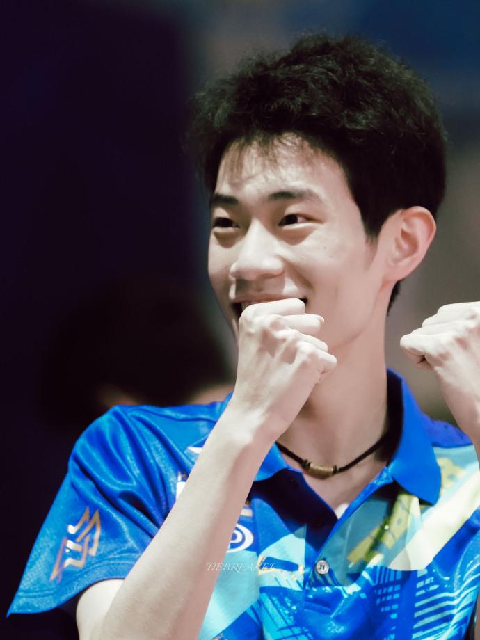 【陈俊菘半区失手，只有黄油杀入四强】陈俊菘在 2026WTT 支线赛多哈站男单1