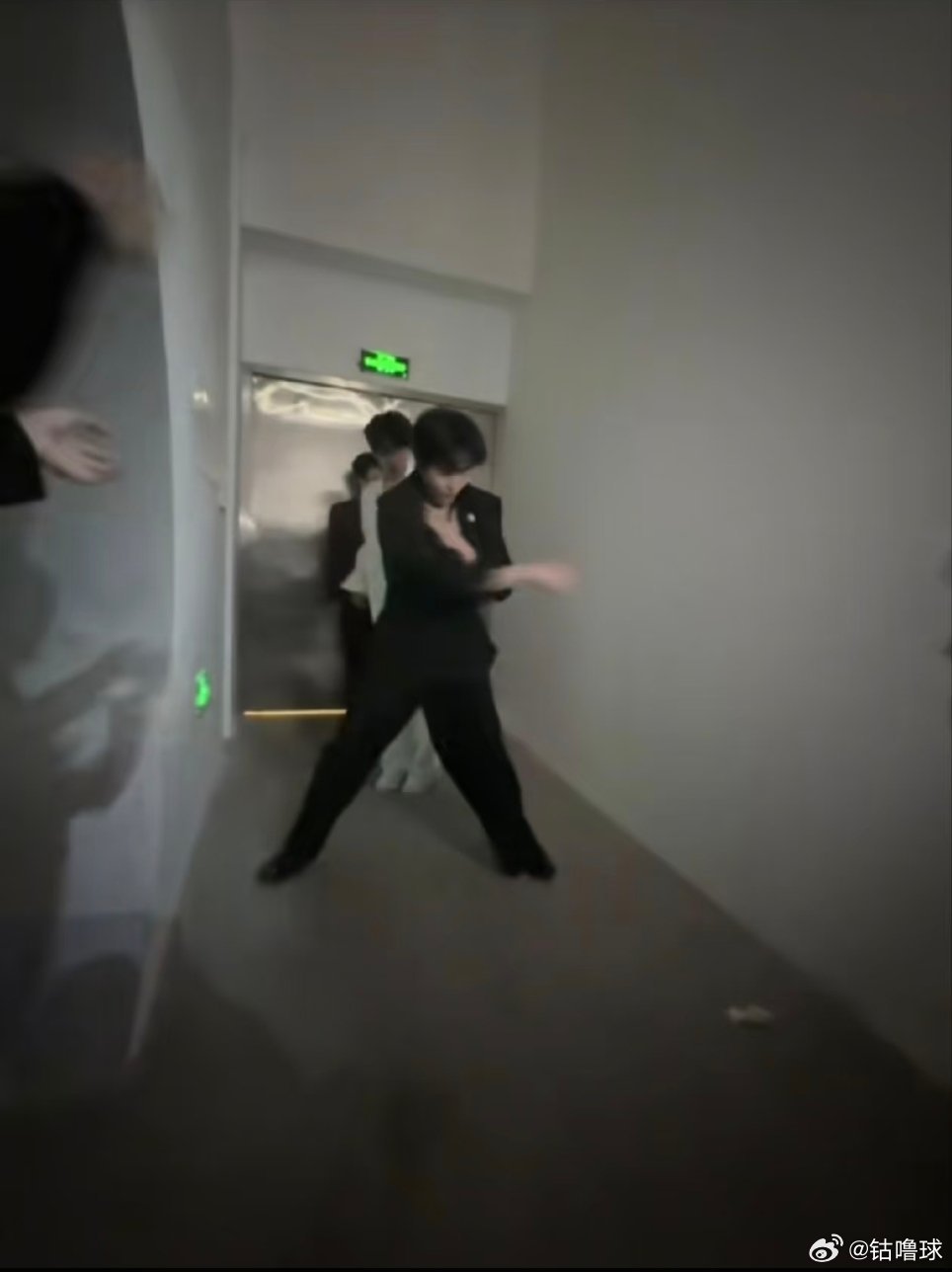 邱鼎杰学学你老公吧，黄星表情管理这么严格，怎么截图都不怕