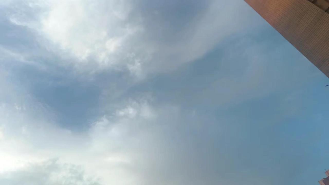 中国空军J-20巡航归来。看到J-20在钓鱼岛巡航归来，内心真的无比震撼。这不仅