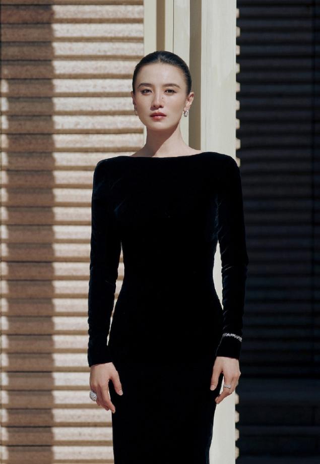 宋佳二封金鸡影后
《好东西》已经是宋佳二封金鸡影后了，她这两年的事业发展非常猛，