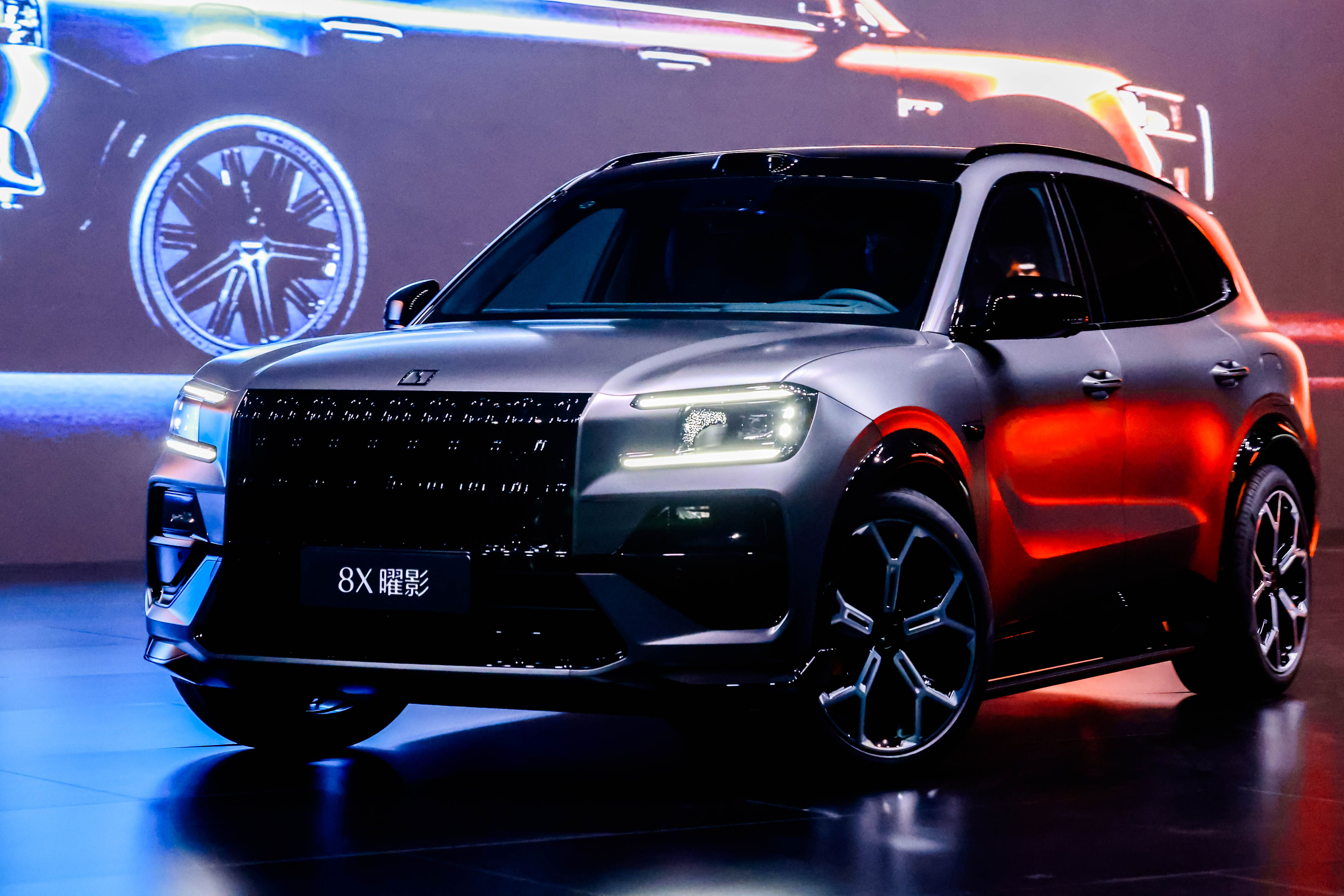 “杭州湾卡宴”极氪8X开启预售了，和9X技术同源，定位大五座旗舰SUV，有两个车