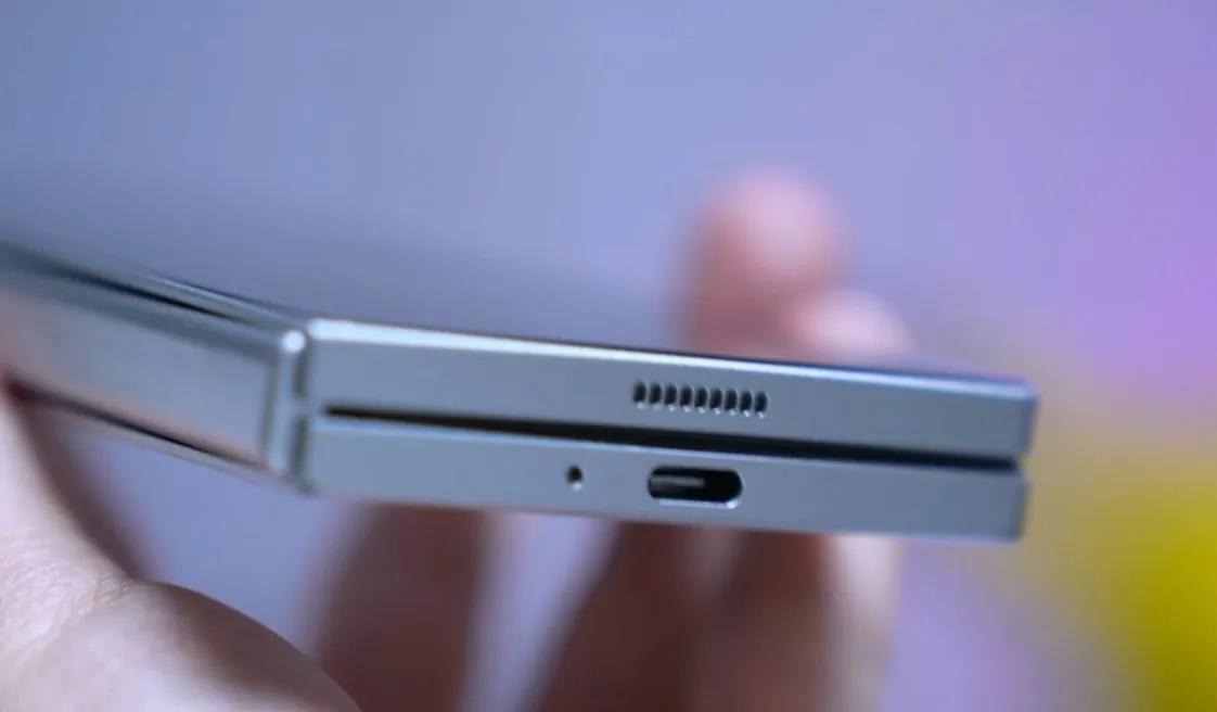 三星 Galaxy Z Fold6 手机机模曝光，整体美观度比上一代提升很多。
