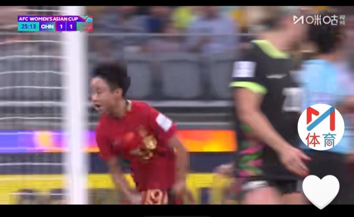 张琳艳进球了！造点并罚中！虽然最终中国女足1：2不敌澳大利亚，无缘决赛！但，真的