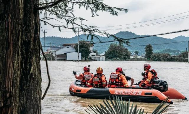 【众志成城筑防线 风雨同舟护家园 ——湖南全力开展防汛抢险救援纪实】湖南防汛 5