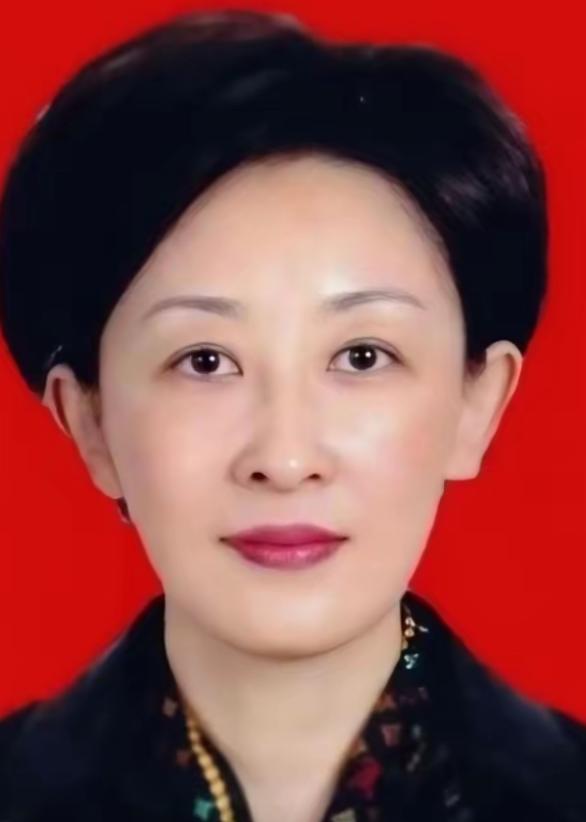 又揪出来一个巨贪，金额高达 9.7 亿，首富夫人郝斌跨境逃亡失败了。 

（阅读