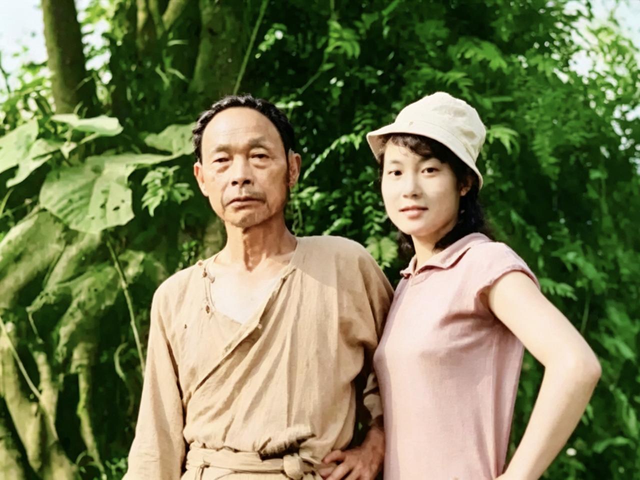 谁能想到，画面中正在拍戏的老人居然是大陆最后一个被捕归案的国民党将军。

198