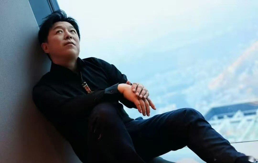 黄渤公认的神图盘点不一样的黄渤神图，表情包梗图欢乐满满，认真的渤哥帅气无人能挡 