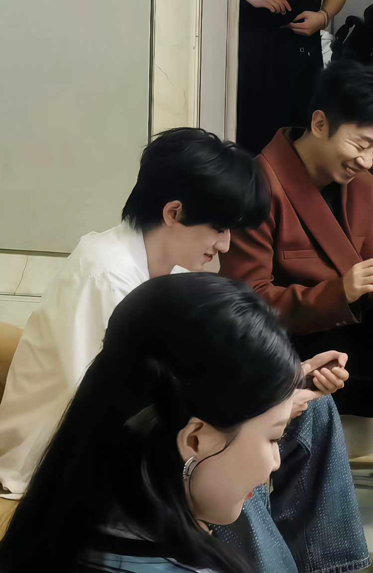 宋亚轩  🐬宋亚轩楼永一 🐚宋亚轩加冠礼演唱会 “爱从来不是博弈 是坚定 是