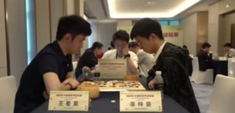 一盘焦点大战~新老世冠对决

9月21日，2026第28届中国围棋甲级联赛进行最