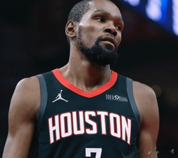 杜兰特也不打了，不是伤病是家庭事务





杜兰特将缺席接下来两场比赛，这对于