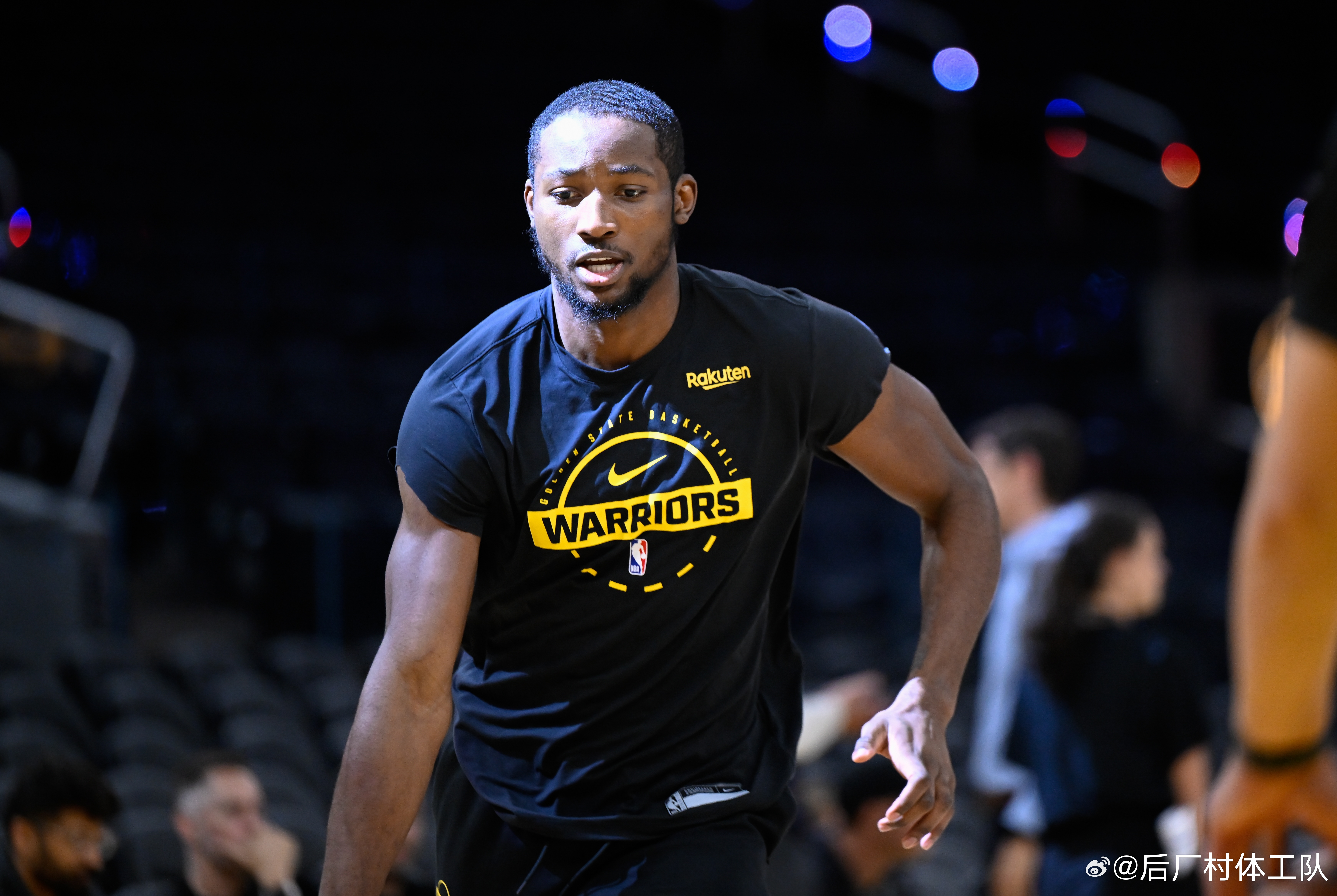 美记Evan Sidery报道，勇士将按原计划将从下个月开始在交易市场上推销库明