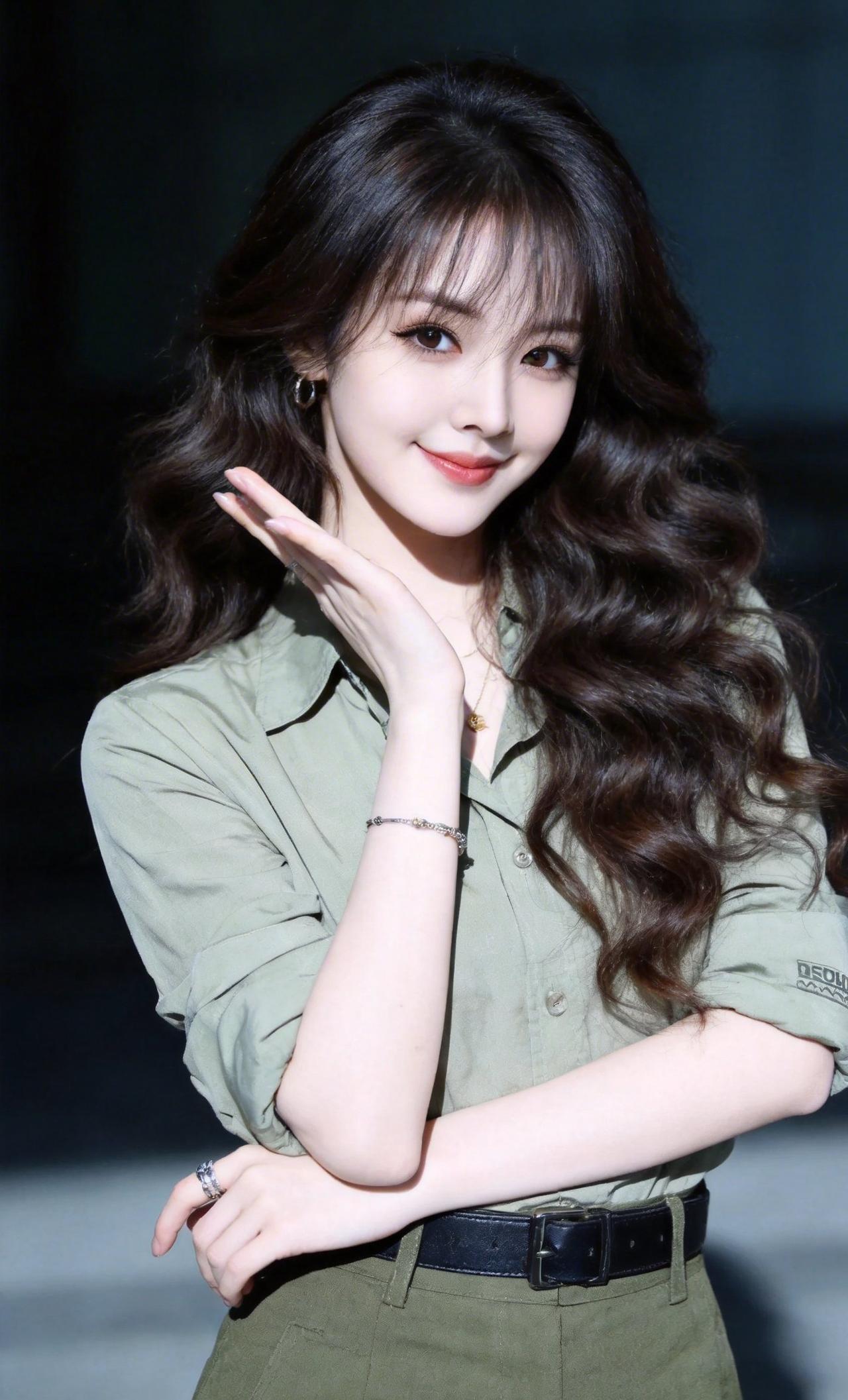 人生要是天天大晴天，那还不得晒脱了皮？老天爷偶尔下点暴雨，那是怕咱们忘了带伞也是