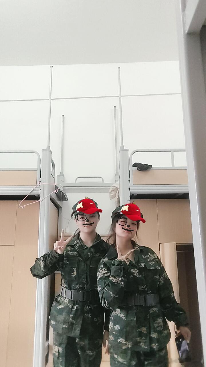 真的好丑啊 ​​​