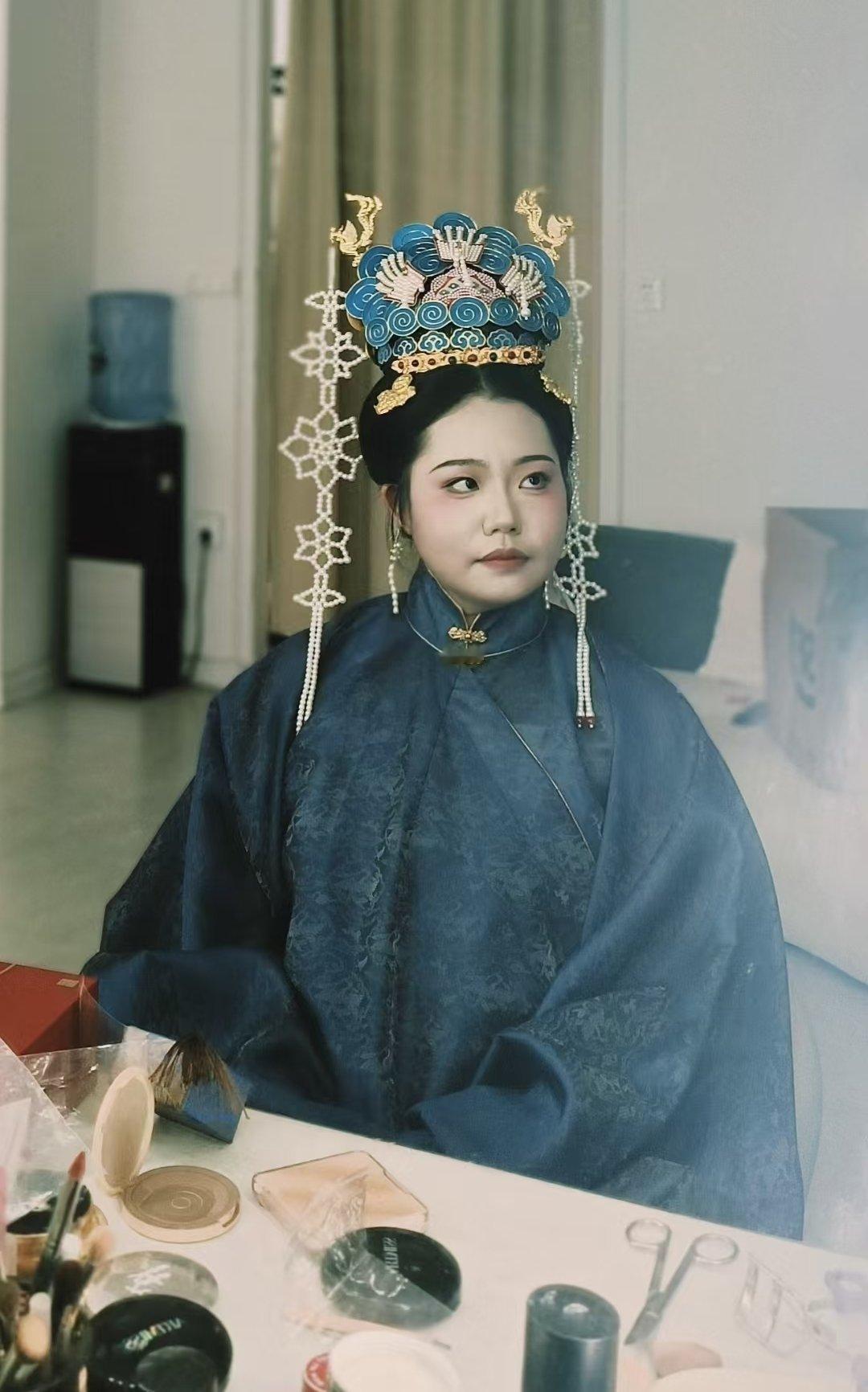 吃了两个饼以后，去建设了一些命妇ootd，看起来嘉里万气，其实非常启祯🤲 