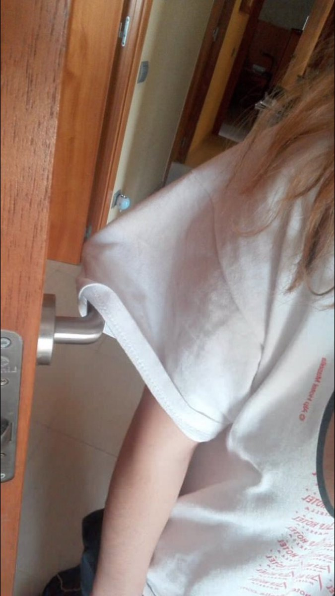 夏天在家穿宽松大T恤时总会这样~海外新鲜事 热点现场