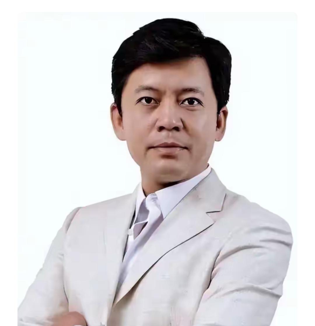 国家一级演员何政军，为啥结婚多年无绯闻？看他妻子是谁就明白了
娱乐