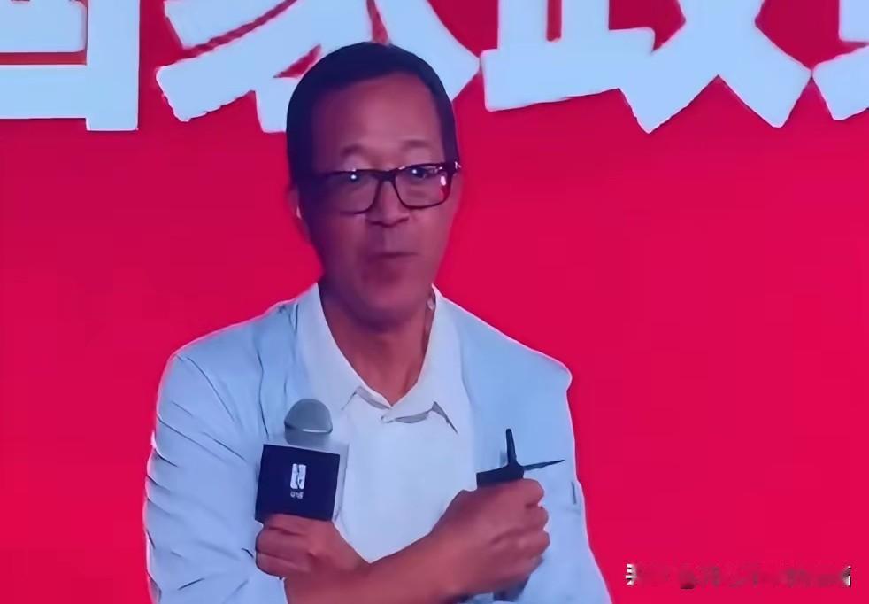 一个个老主播离职，俞老师表面看起满不在乎，实际他的内心是很难过的，在最近的讲话，