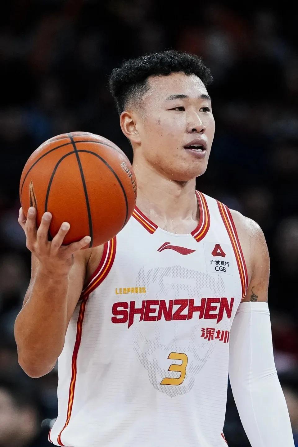 贺希宁为什么在俱乐部打球厉害，但到国家队能力就不行了，到底是国家队主教练不会使用