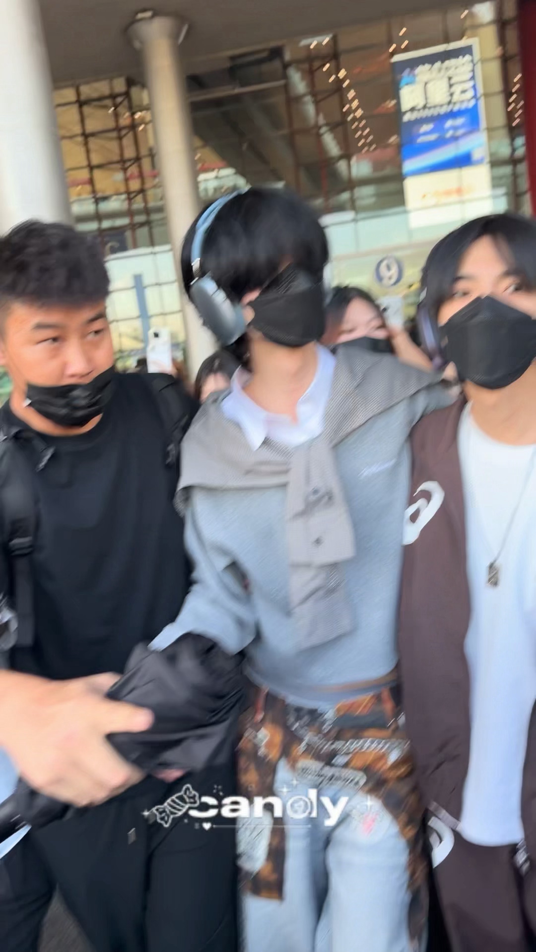 天定良元[超话]  上车也紧紧护着 ​​​
