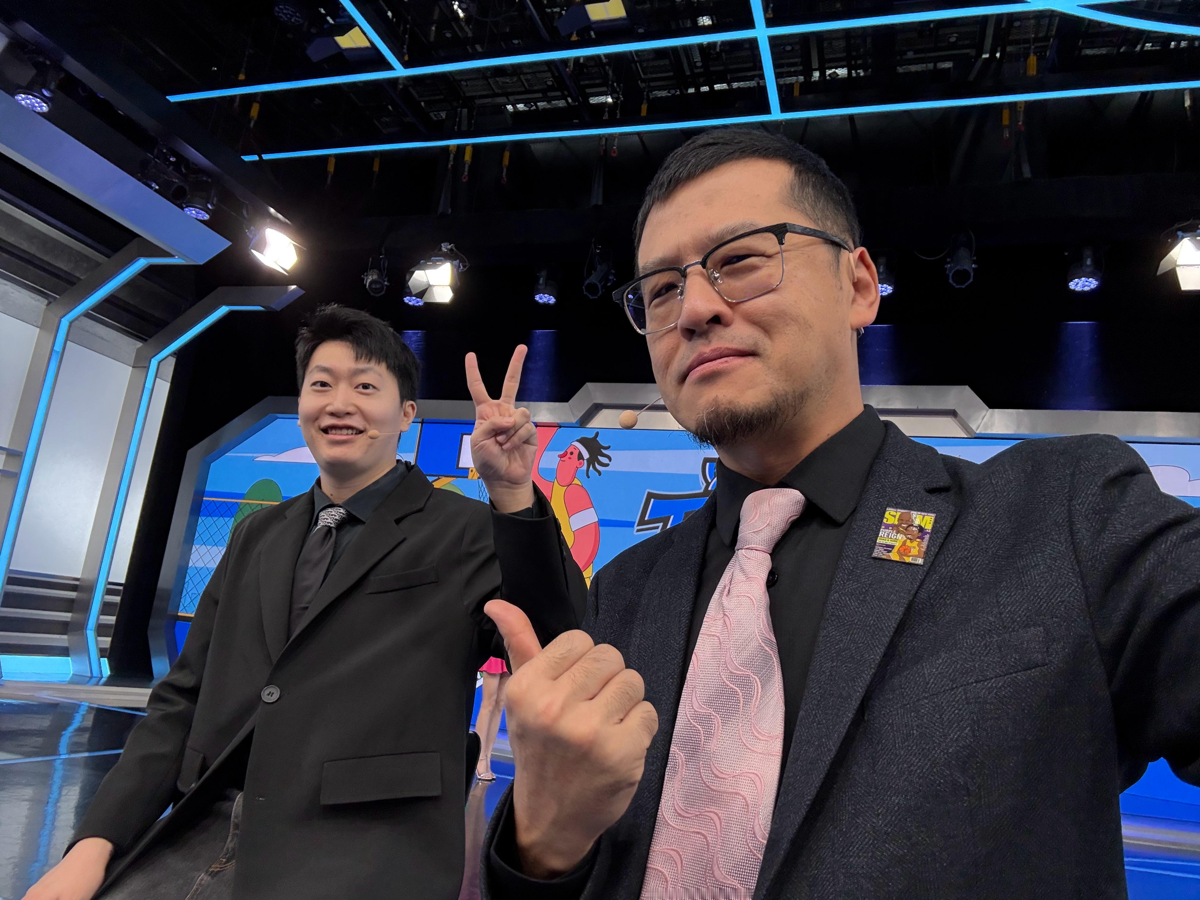 今天配合现在活儿最多，最有钱的主持人来一场。毕竟是上过听老杨的嘉宾，这你受得了吗