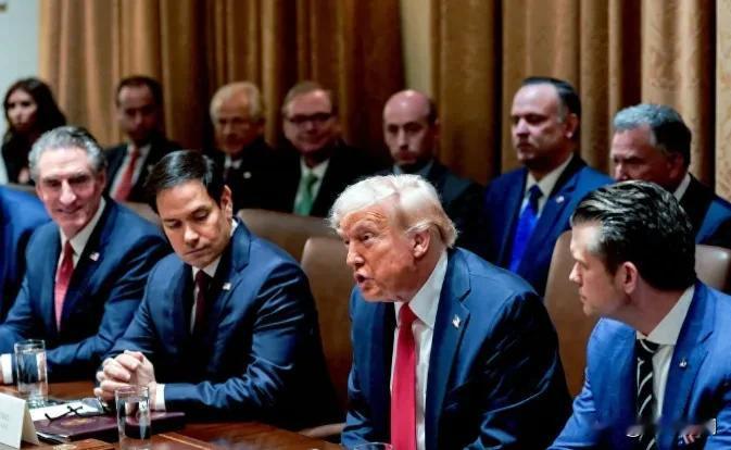 战前
美国：打伊朗4-7天，干掉哈梅内伊，伊朗内部政治崩塌。伊朗那点武力何足挂齿