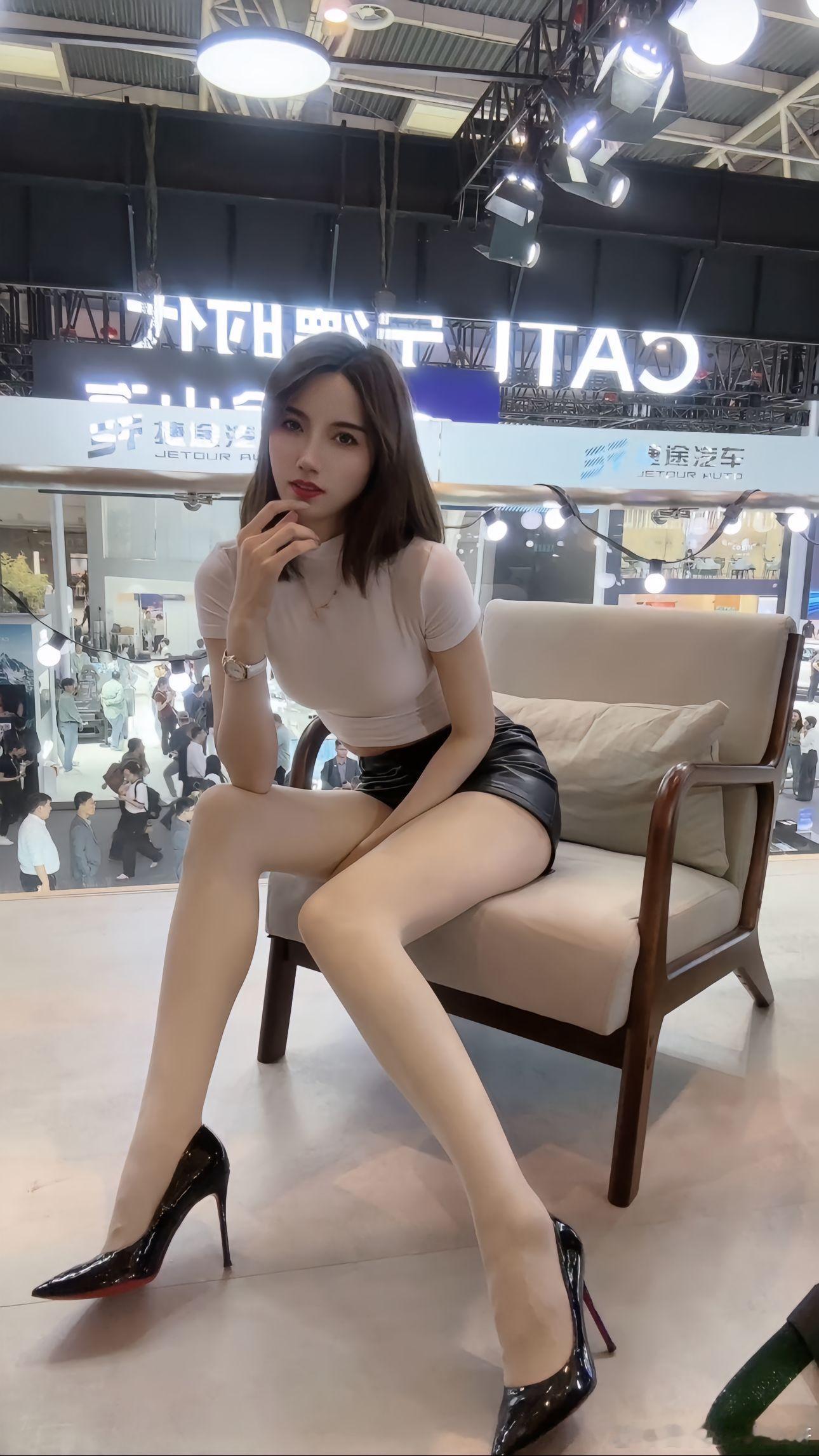 肉丝高跟小皮裙～ ​​​