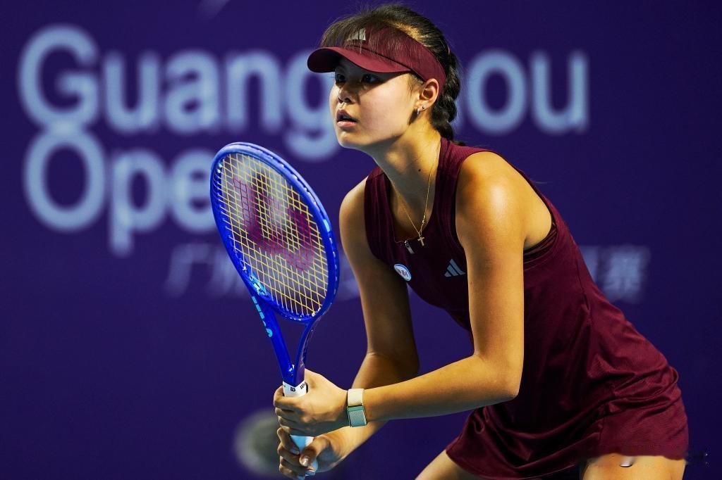孙心然一场伟大的胜利
10月29日下午，wTA250广州公开赛女单第二轮，孙心然